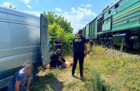 На Буковині працівники локомотивного депо і житель викрали з Укрзалізниці 27 тонн пального