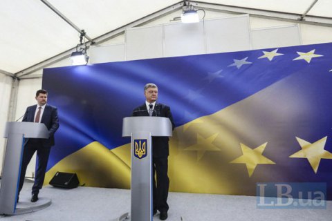 Порошенко прокомментировал ситуацию с безвизом для жителей Донбасса и Крыма