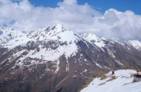 На Эльбрусе ищут трех украинских альпинистов
