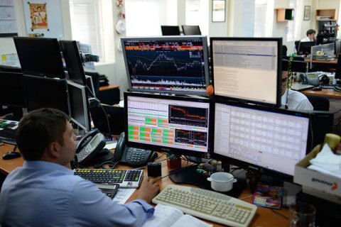 Фондовую биржу ПФТС лишили лицензии из-за российского акционера