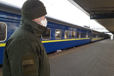 В Киев поездом прибыли 700 эвакуированных из РФ украинцев
