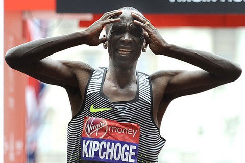 Кенієць Еліуд Кіпчоґе пробіг марафон за 2 години і 24 секунди