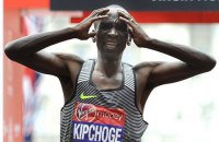 Кенієць Еліуд Кіпчоґе пробіг марафон за 2 години і 24 секунди