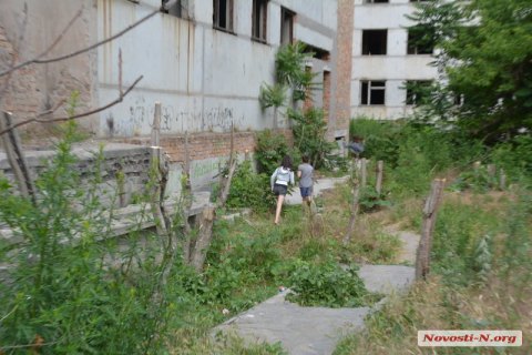 Хлопчик розбився на покинутій будові в Миколаєві