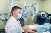 Во львовской больнице скорой помощи появился американский робот-хирург Da Vinci