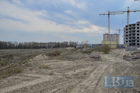 Киевсовет разорвал договор аренды земучастков под "Патриотикой на озерах"