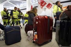 Во Франции из-за забастовки диспетчеров отменены 1,8 тысяч рейсов