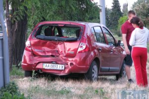 У Києві маршрутка "вибила" машину з дороги