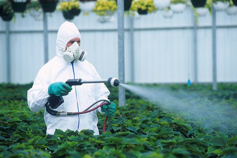 Аграрії попросили Кабмін не забороняти популярні пестициди