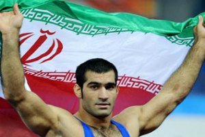 "Золотий" іранський борець покінчив життя самогубством у в'язниці