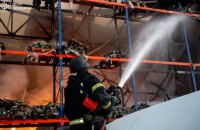 Росія атакувала Одесу дронами: постраждали п'ятеро людей, а також горів склад із продуктами