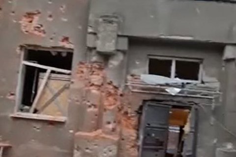 Обстріли окупантів пошкодили харківський будинок «Слово»