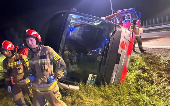 У Польщі у ДТП потрапив автобус з американськими військовими,  є постраждалі