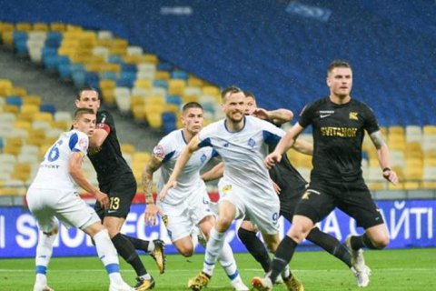"Динамо" в матче чемпионата с двумя удалениями и двумя пенальти не смогло обыграть "Колос"