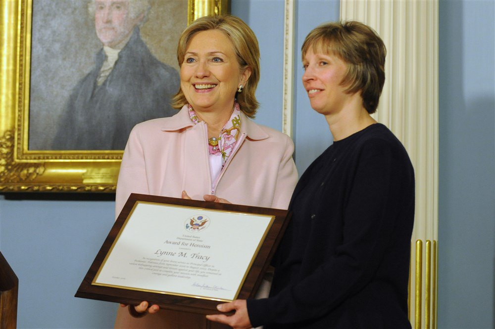 Лінн Трейсі з Гілларі Клінтон, 2009 рік