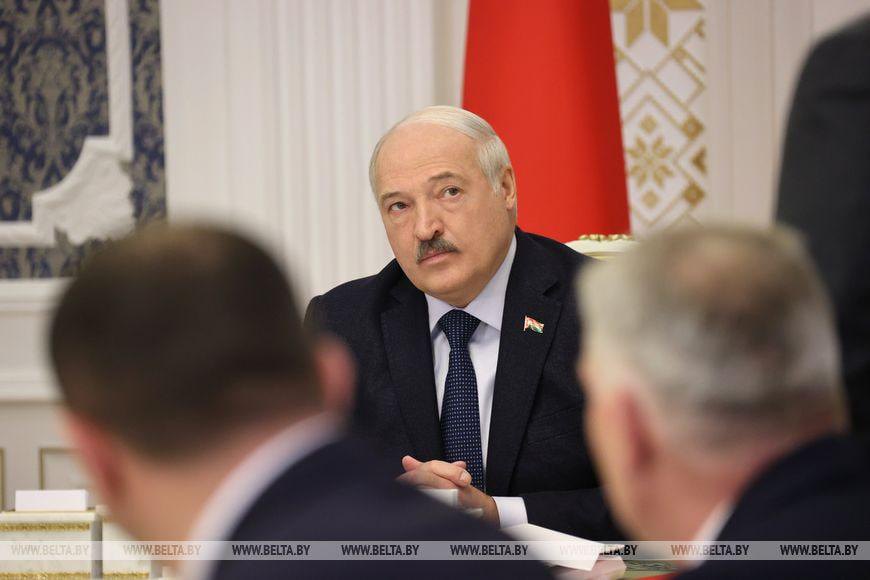 Лукашенко під час наради, 16 грудня 2022.