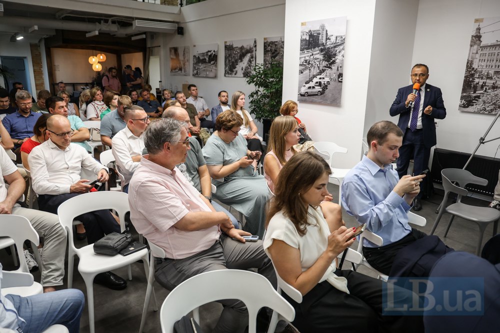 Ambassador of Ukraine to Turkey Vasyl Bondar during the discussion