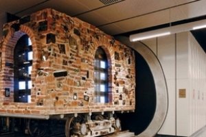 Венское метро превратили в галерею искусства