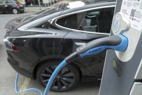 Норвегия стала первой в мире страной с преобладанием электрокаров на рынке новых машин