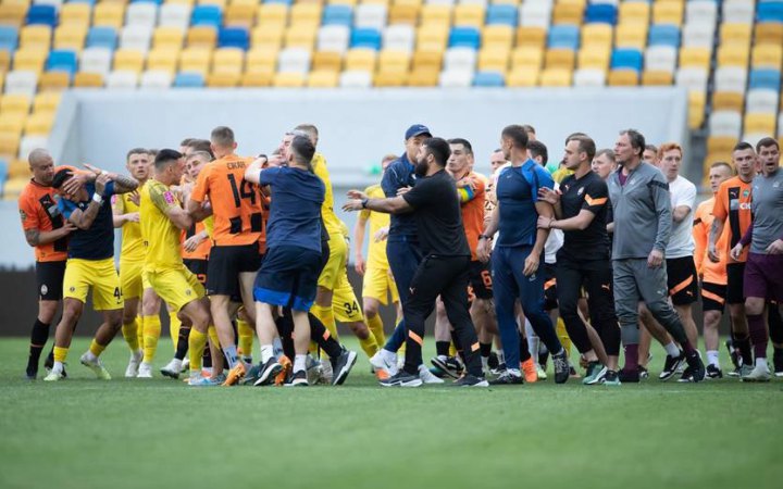 Вісім гравців "Шахтаря" та "Дніпра-1" отримали дискваліфікації за масову бійку в матчі УПЛ