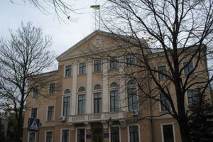 У Тернополі мешканці заблокували приміщення облдержадміністрації