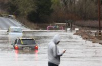 У США евакуювали тисячі мешканців через повінь і рекордні дощі