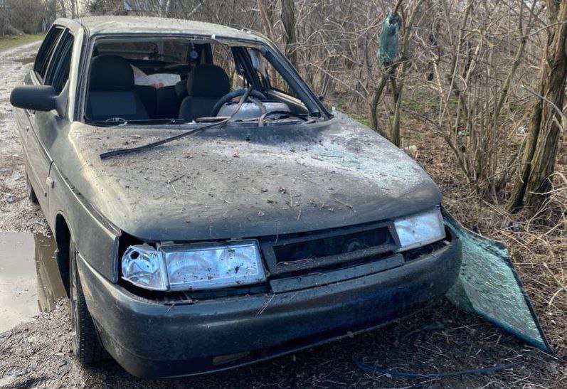Від російських ударів постраждали автомобілі у Нікопольському районі