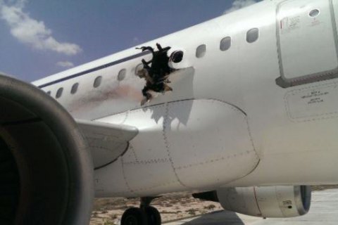 "Аш-Шабаб" взяло на себе відповідальність за вибух на борту сомалійського лайнера