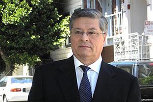 Пшонка планує допитати Лазаренка в жовтні