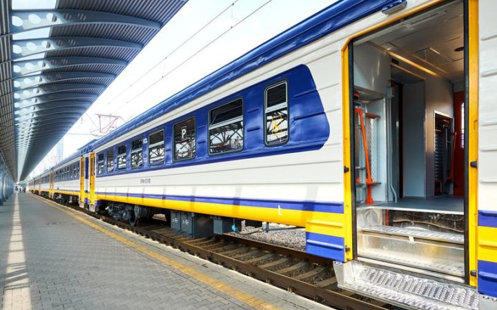 Від завтра Укрзалізниця змінює розклад руху приміських поїздів на літній сезон