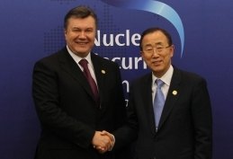 Янукович поговорил с Пан Ги Муном о ядерной безопасности