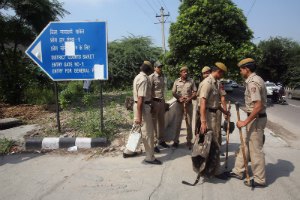 В Индии трех мужчин приговорили к смерти за участие в двух изнасилованиях