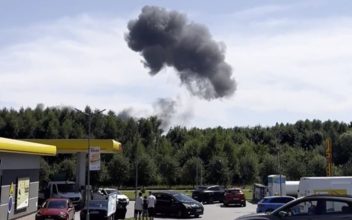 У Польщі розбився навчально-бойовий літак під час виконання маневрів перед суботнім авіашоу