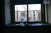 В оккупированом Докучаевске обстрелом повреждена пятиэтажка