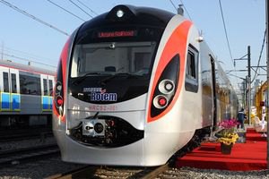 Укрзализныця: у поезда Hyundai нет повреждений