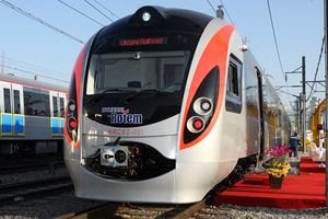Колесніков повважав благодійними ціни на проїзд у потягах Hyundai
