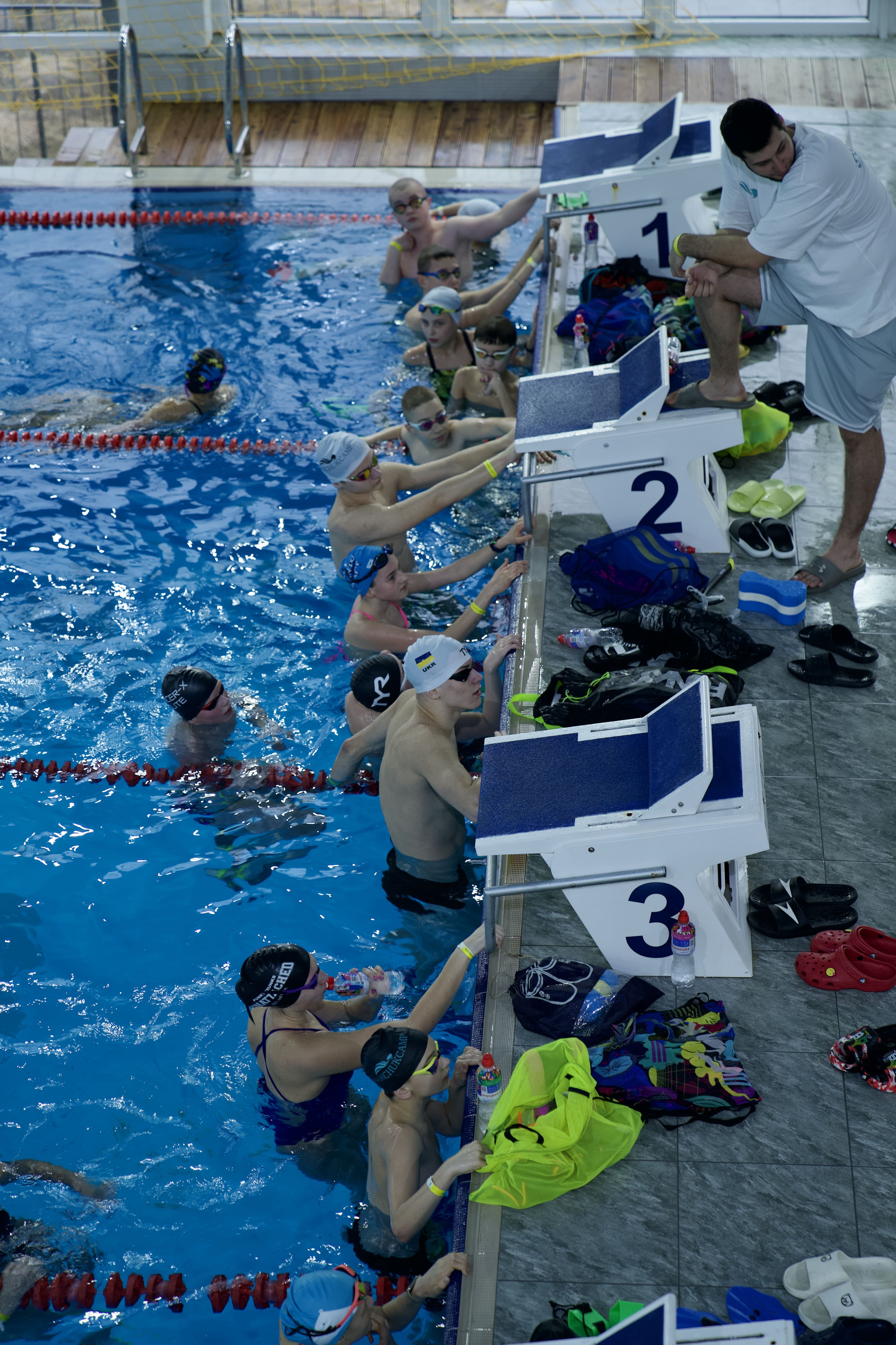 Діти займаються в академії Романчука