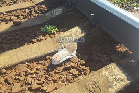 Пасажирський поїзд збив насмерть двох людей у Києві