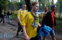 Шведские болельщики массово уезжают домой