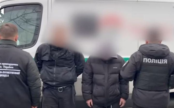 На Закарпатті затримали інкасаторів, які везли чоловіка до кордону з Угорщиною