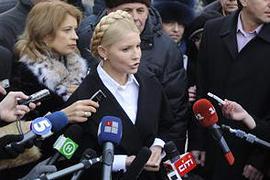 Тимошенко на подписке о невыезде, т.к. ГПУ не знает английского