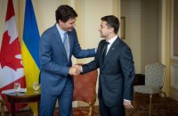 Трюдо заверил Зеленского в непоколебимой поддержке Украины Канадой