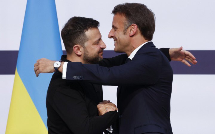 Макрон заявив, що у понеділок поїде в Лондон на зустріч із Зеленським, Мерцем і Стармером