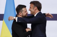 Макрон заявив, що у понеділок поїде в Лондон на зустріч із Зеленським, Мерцем і Стармером