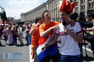 До України прибули 17 тисяч уболівальників