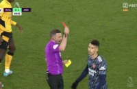 В матче АПЛ игрок "Арсенала" в течение 5 секунд заработал две желтые карточки и удаление