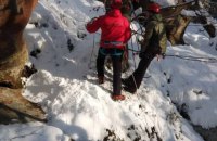 Украинские горные спасатели тренируются с поляками на скалах Прикарпатья