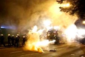Уличные беспорядки докатились до Германии 