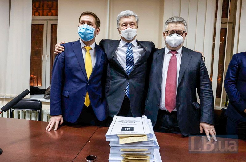Петро Порошенко з адвокатами Ігорем Голованем та Іллею Новіковим