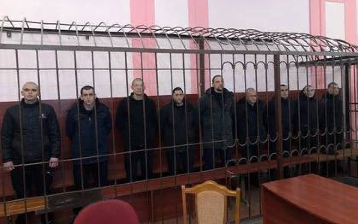 Окупанти засудили дев’ятьох захисників Маріуполя